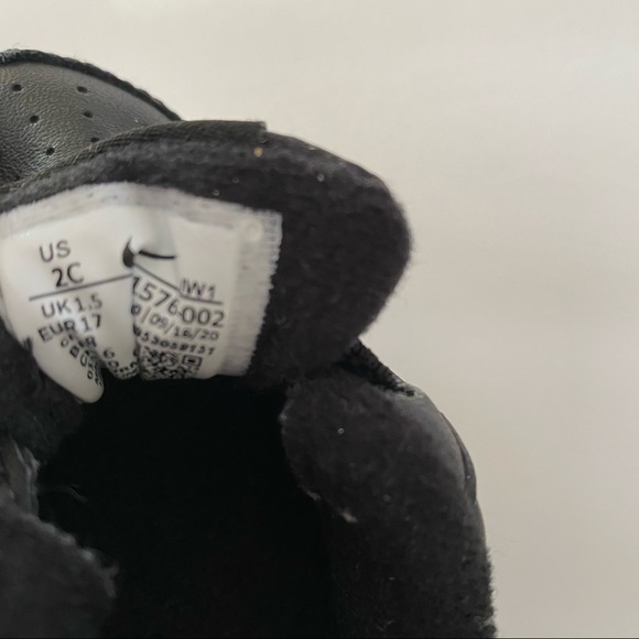 Nike Black with Color Changing Hologram Swoosh Size 2 - Picture 5 of 5